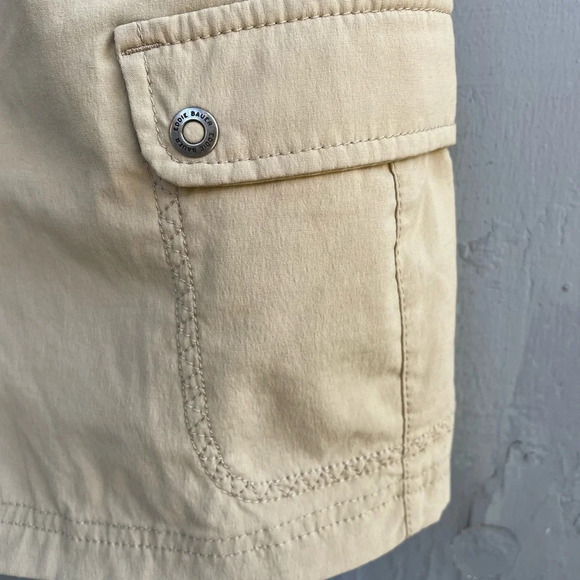 Eddie Bauer Taupe Cargo Shorts, size 6 - Picture 3 of 5